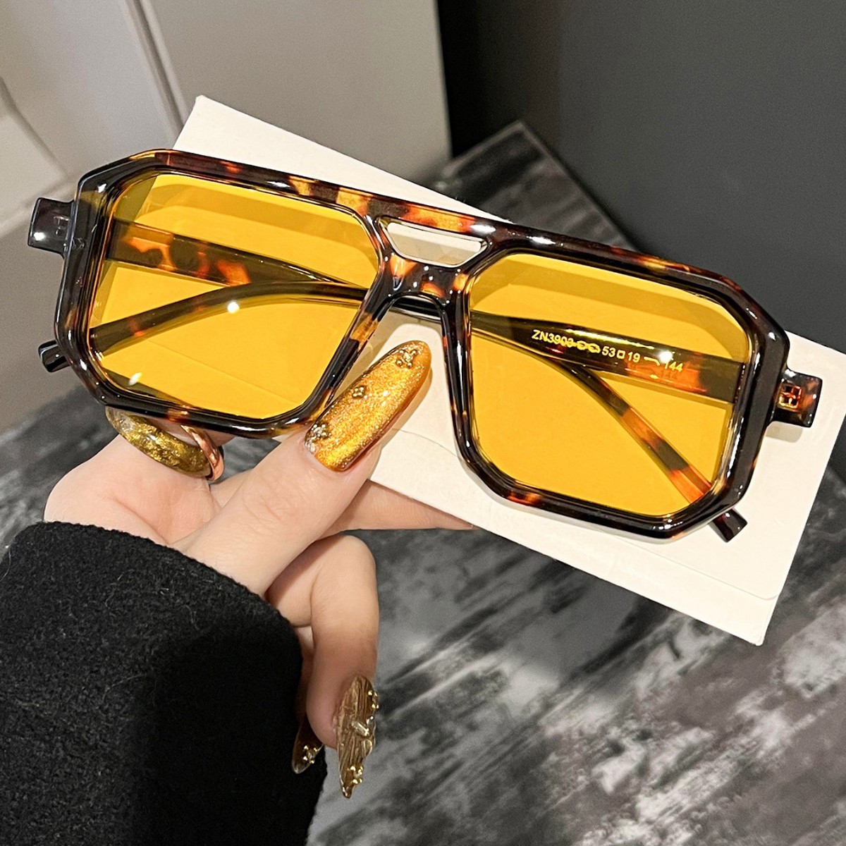 Women Fashion Glasses - 뉴 레트로 스퀘어 더블 빔 선글라스