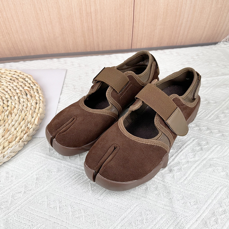 Women'S Fashion Velcro Sneakers - 여성용 스플릿 토 스니커즈 블랙 가죽