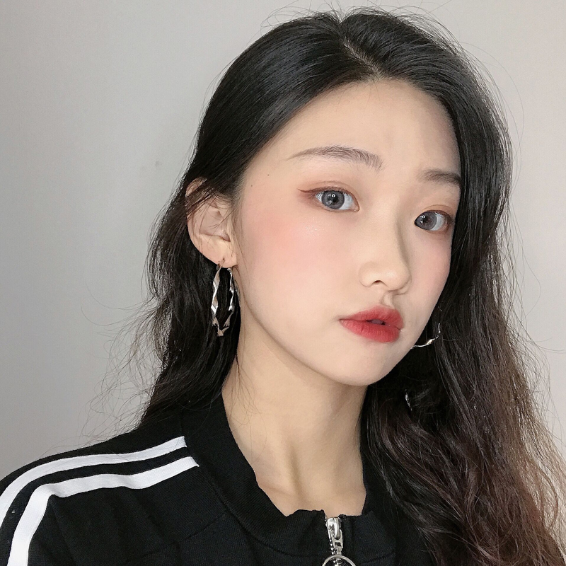 유럽과 미국의 보그 제한된 기질 귀걸이 트위스트 메탈  - Women'S Fashion Vogue 리뷰 및 가격